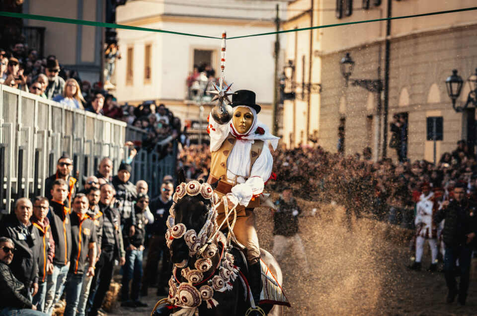 Immagini della Sartiglia 2023: Su Componidori in Azione