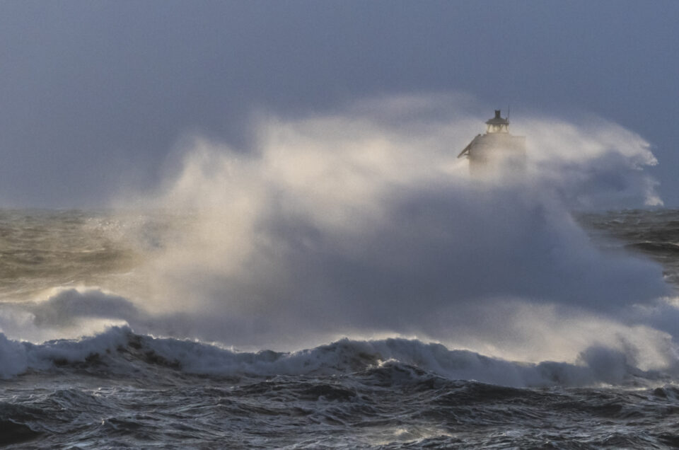 Video del Faro Mangiabarche durante la tempesta