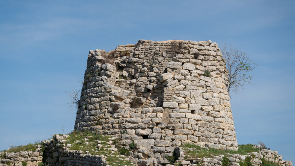 Nuraghe Is Paras - Isili