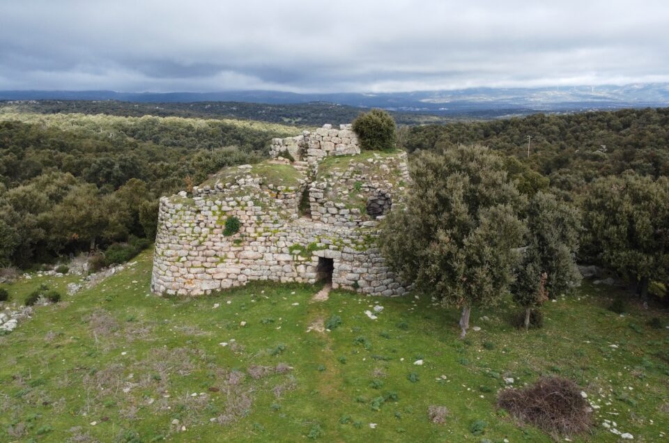 Nuraghe Loelle: storia e immagini nel sito di Budduso