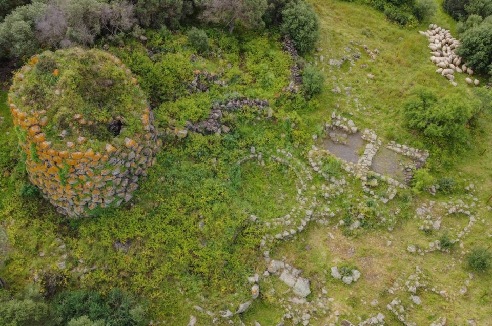 Nuraghe Santa Barbara a Bauladu: Il Fascino della Civiltà Nuragica Sarda