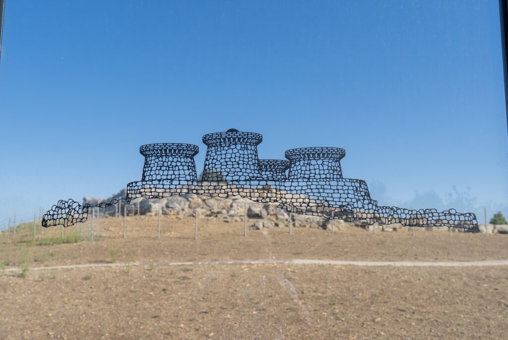 immagini Nuraghe Genna MAria