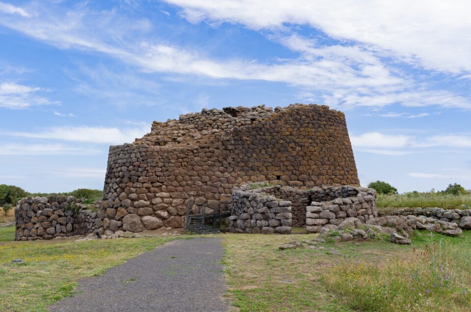 Nuraghe Losa : Storia e Immagini nel sito di Abbasanta